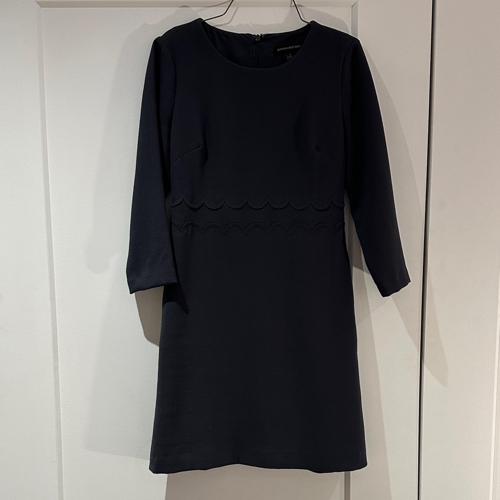 Banana Republic Gray Scallop-Waist Long Sleeve Dress (with pockets)